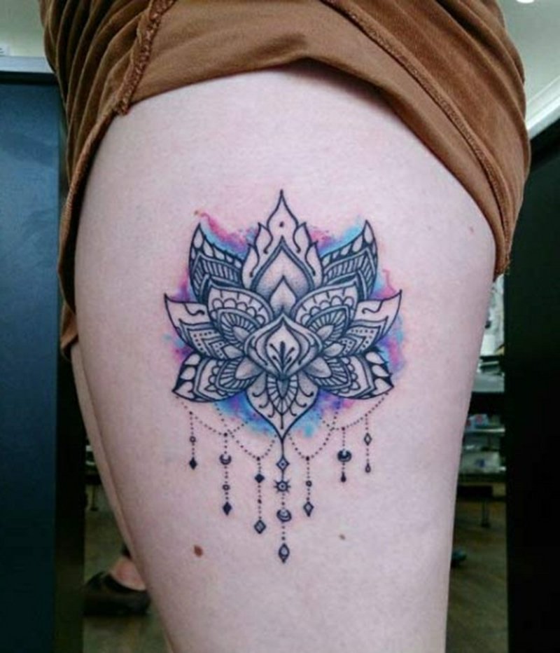 Lotus tatovering mandala pastellfarger delikate