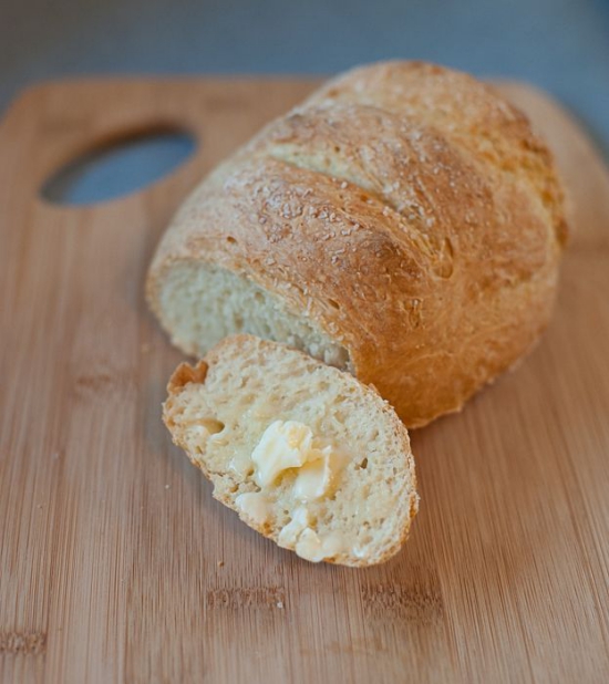 Bake hvitt brød brød oppskrift med gjær